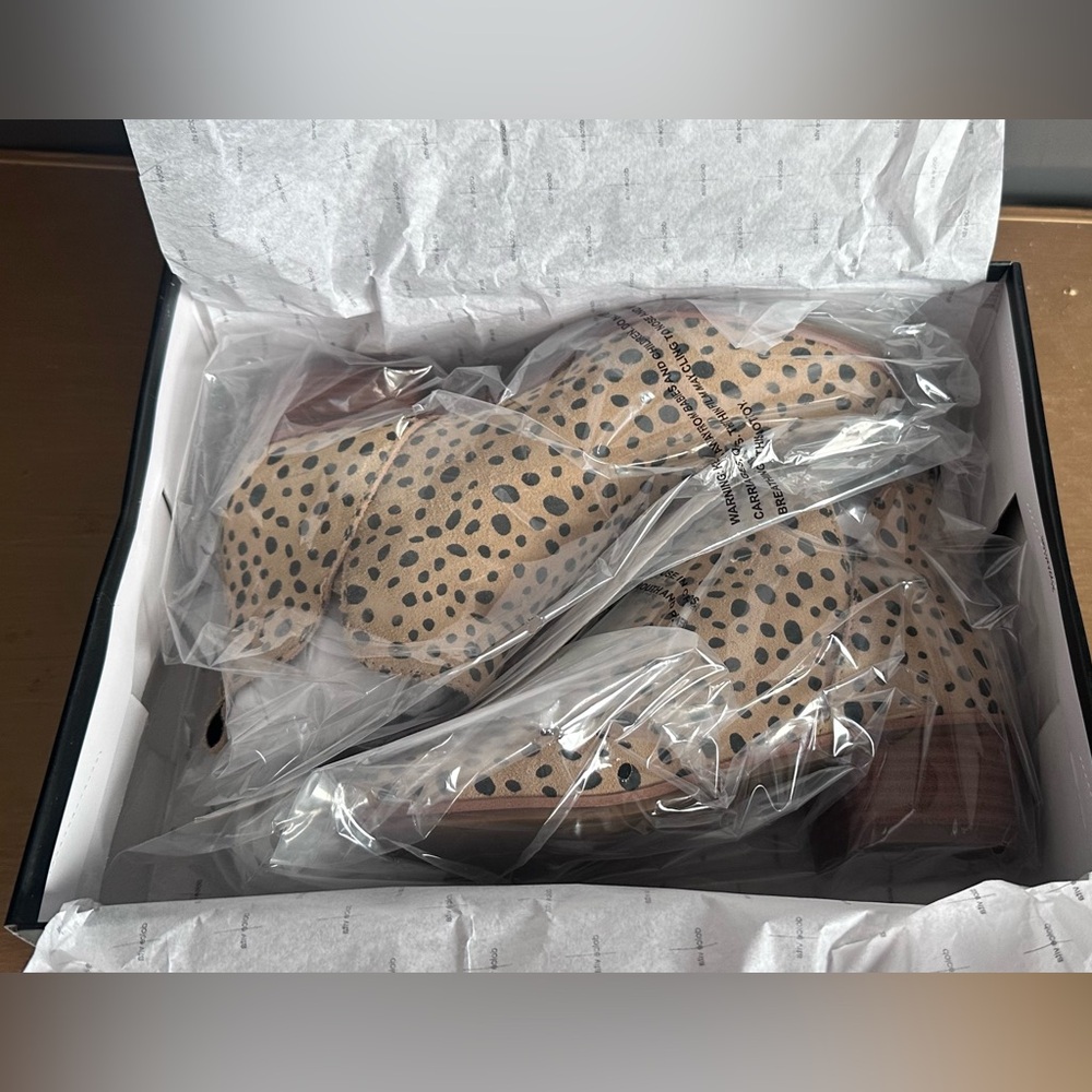 NWT Box Dolce Vita “Kaidie” Cream and Black Spotted Suede Ankle Boots - Picture 6 of 16